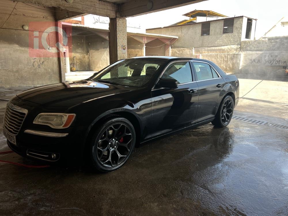 كرايسلر 300